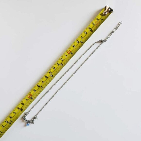 Vintage dainty small pearl and silver necklace with a small silver chain - Picture 6 of 8